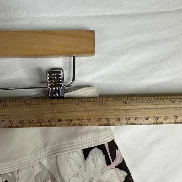 Ann Taylor Floral Print Pink and Cream Silk Blend Skirt size 6 - Picture 5 of 7